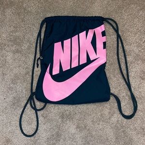 Nike drawstring bag